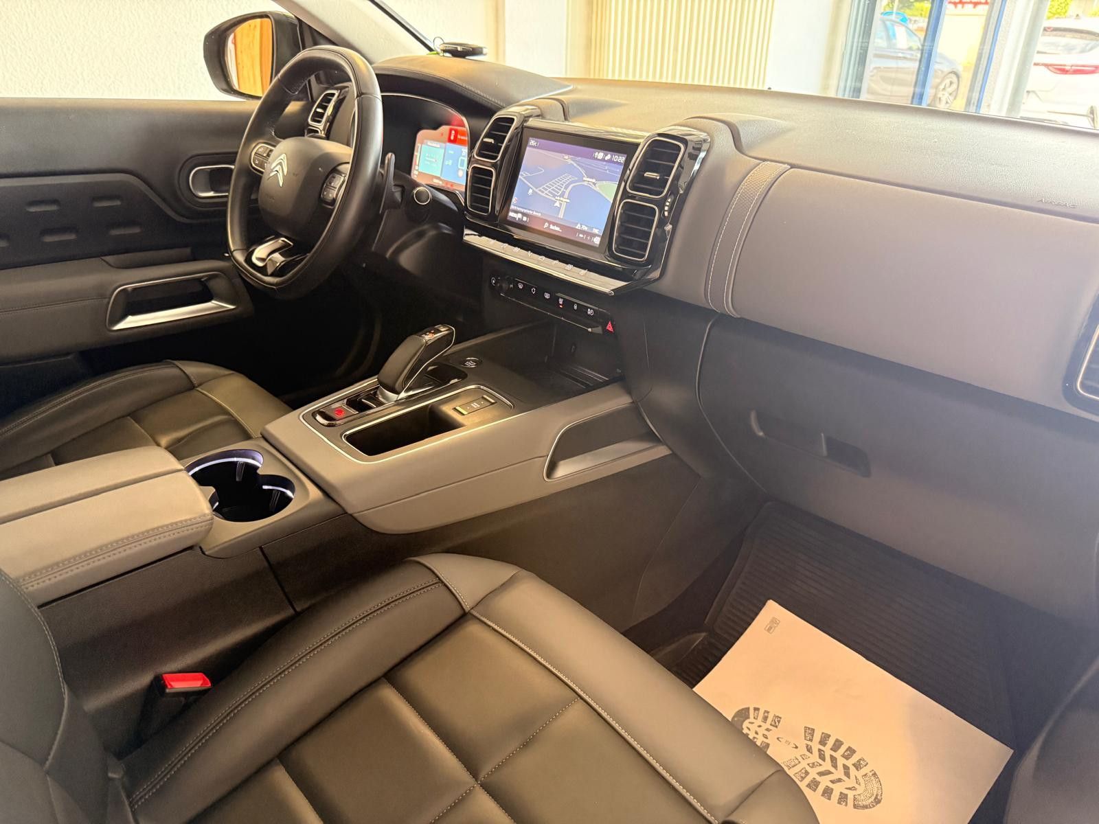 Fahrzeugabbildung Citroën C5 Aircross Hybrid/PANORAMA/LEDER/NAVI/KAMERA