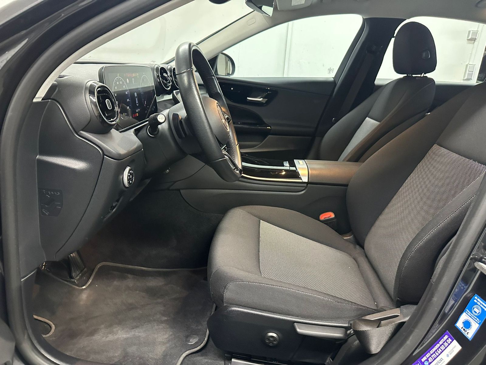 Fahrzeugabbildung Mercedes-Benz C 200 d Autom. AAVANTGARDE*AHK*KAMERA*