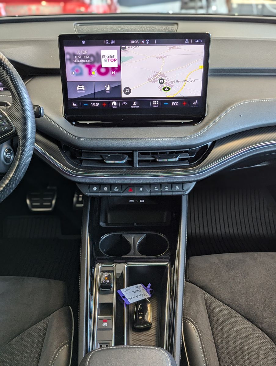 SKODA Enyaq 80 Sportline ACC Pano DCC Memory 360° HOD - Image 23