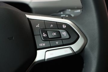 Volkswagen Touran 2.0 DSG R-Line 7-Sitze AHK Kamera