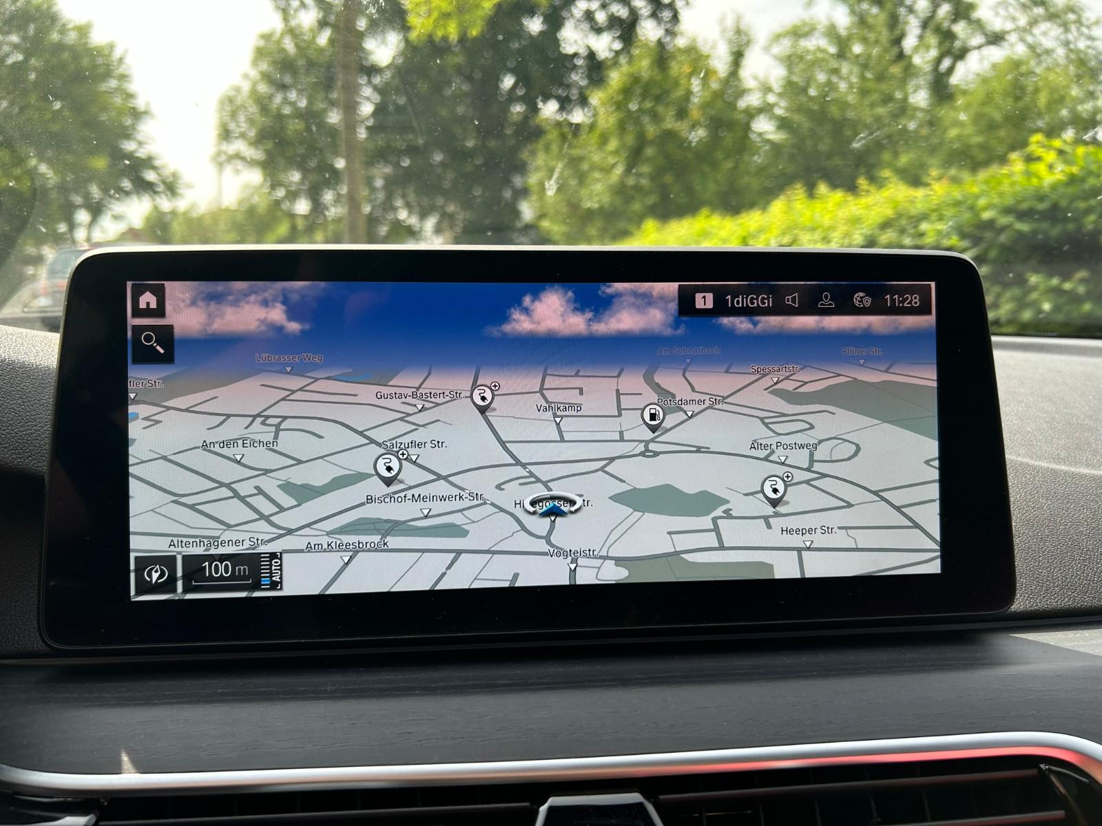 BMW 530 e M Hybrid Schiebedach Anhängerkupplung, миниатюра 8