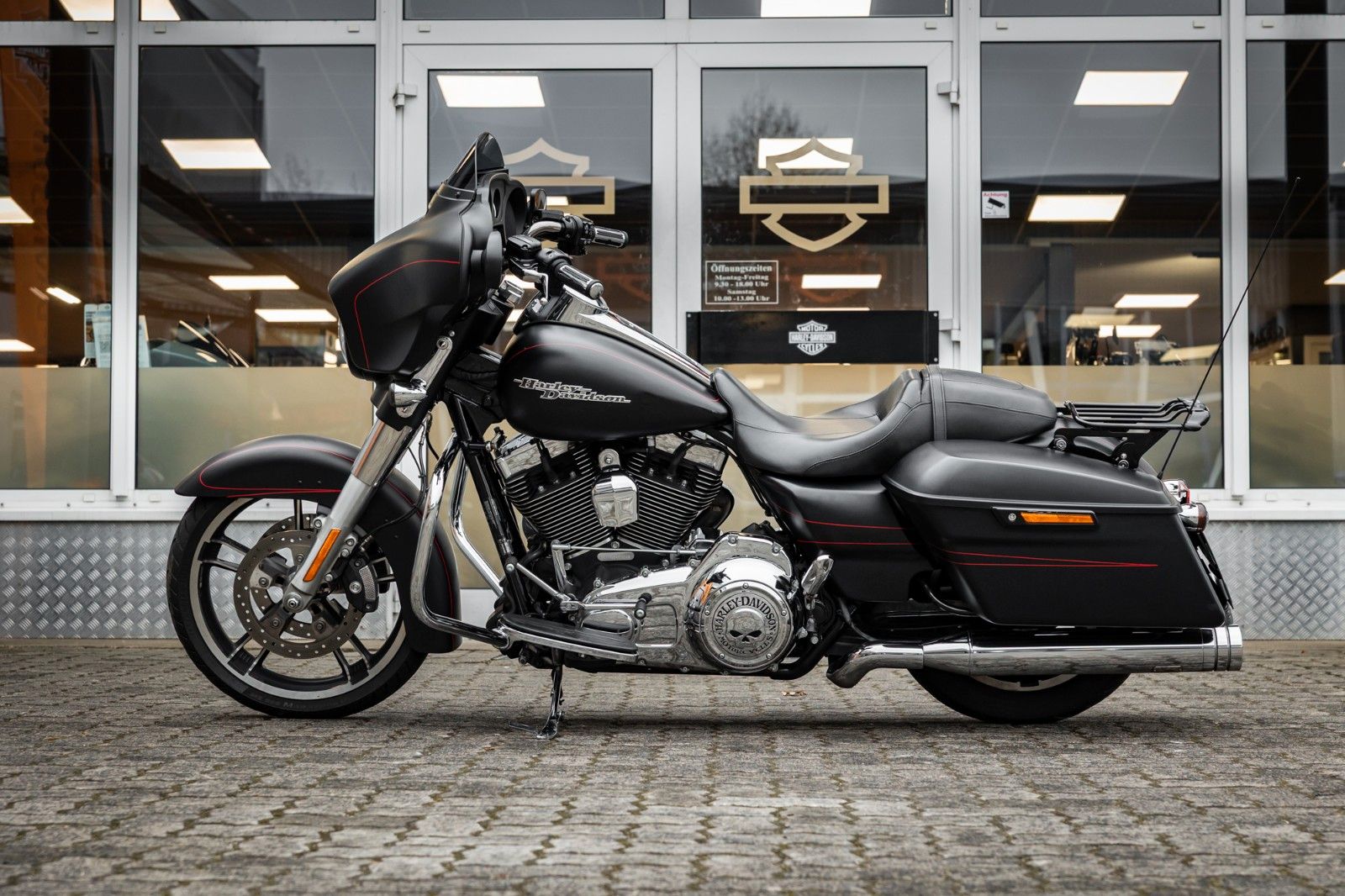 Fahrzeugabbildung Harley-Davidson FLHX Street Glide 103 cui - Jekill & Hyde -