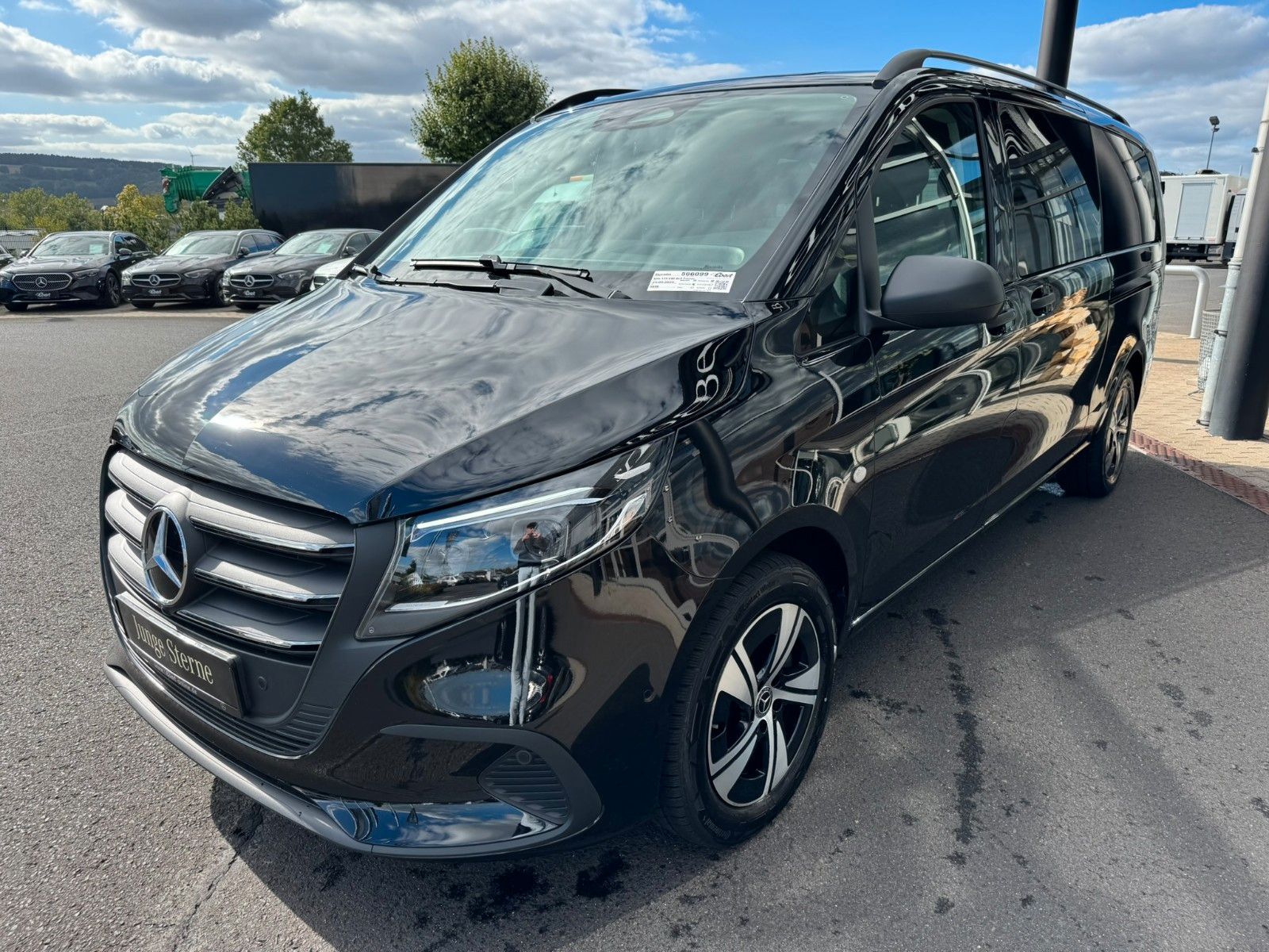 Fahrzeugabbildung Mercedes-Benz Vito 119 CDI 4x4 Tourer PRO Extral Stdh AHK2,5t