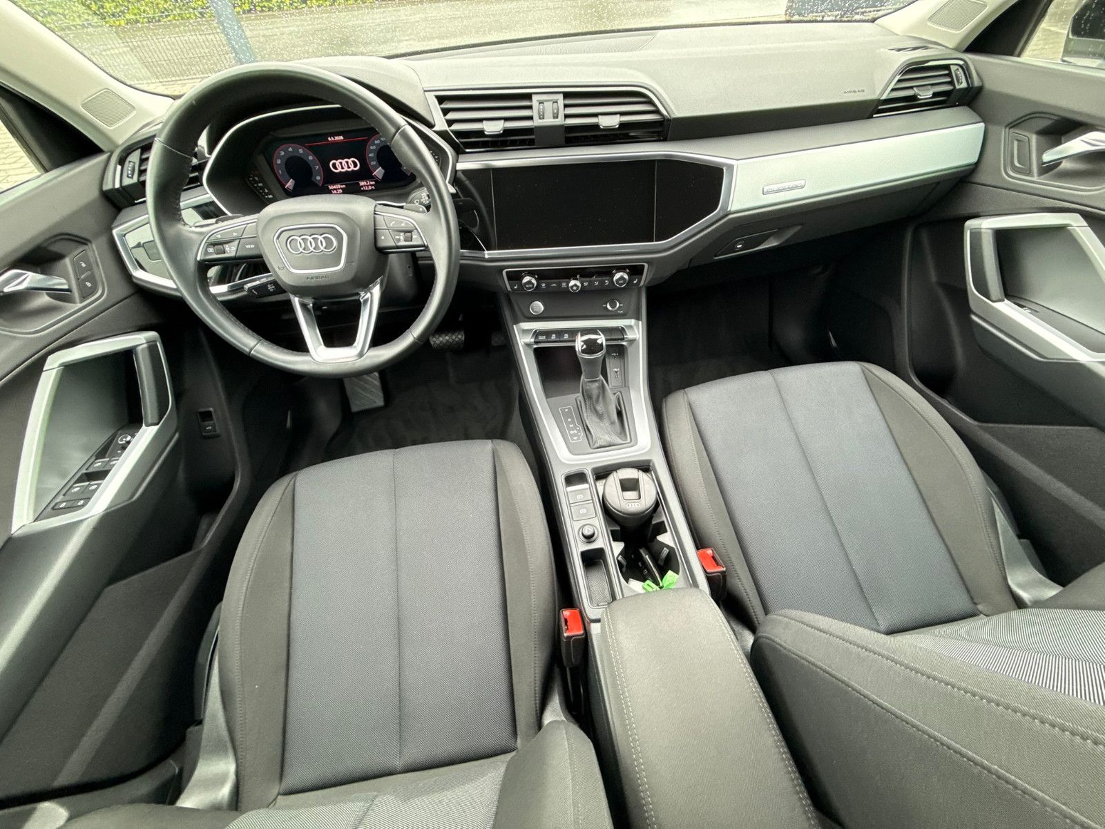 Fahrzeugabbildung Audi Q3 40 TFSI quattro advanced