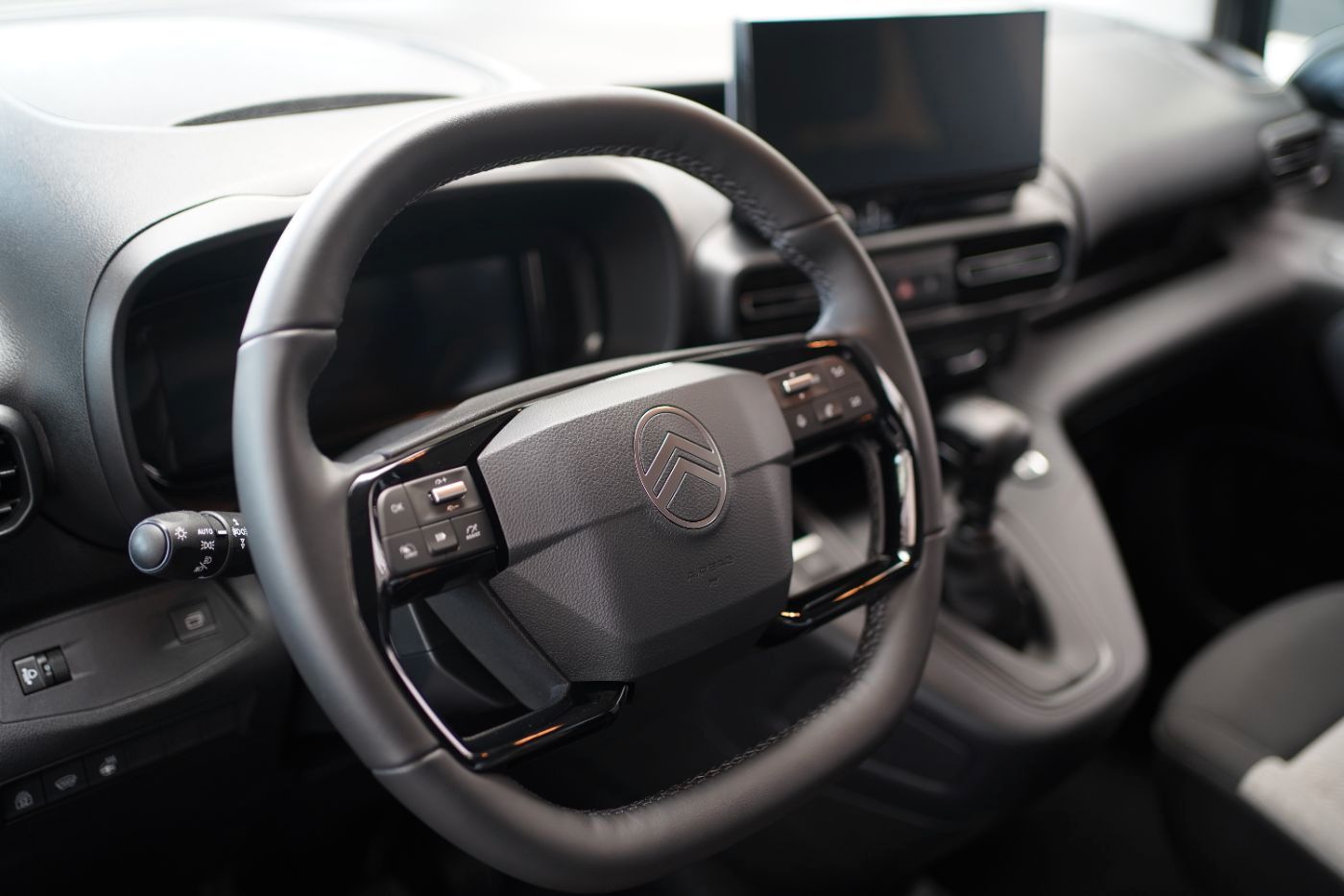 Fahrzeugabbildung Citroën Berlingo XL BlueHDi 130 Max Winter Paket Navi DA