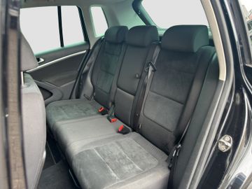 Volkswagen Tiguan - 12