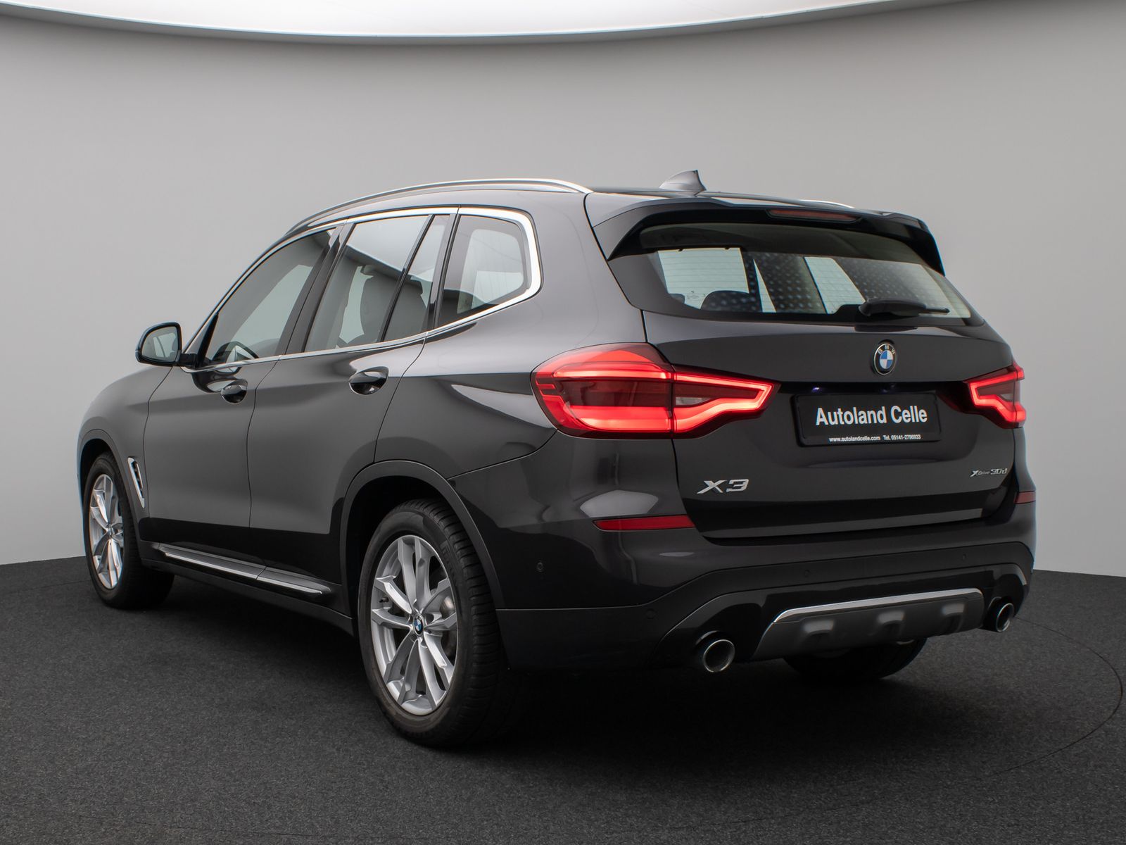 Fahrzeugabbildung BMW X3 xD30d LuxuryLine 360°HUD DAB HiFi AHK Komfort