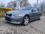 BMW 320 3 Coupe 320i - BMW 320 mit Benzin-Antrieb: Coupe, Automatik