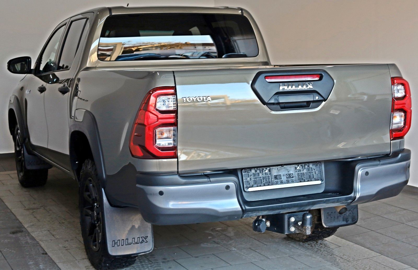 Fahrzeugabbildung Toyota Hilux 2.8 D-4D Invincible 4WD, ACC,JBL Sound,AHK