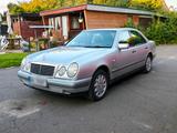 Mercedes-Benz Mercedes E280 Autom. W210 TÜV 07/28 Leder/... - gebrauchte Mercedes-Benz E 280 aus dem Jahr 1998