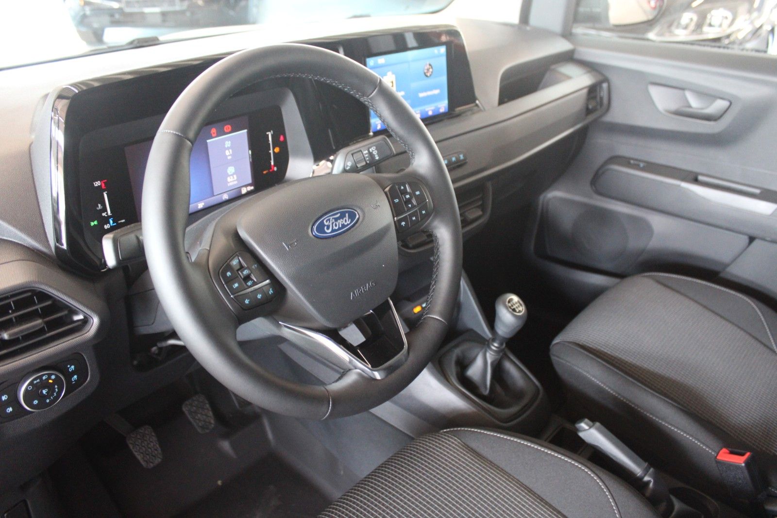 Fahrzeugabbildung Ford Transit Courier TREND Kasten KLIMA CAM WinterPak