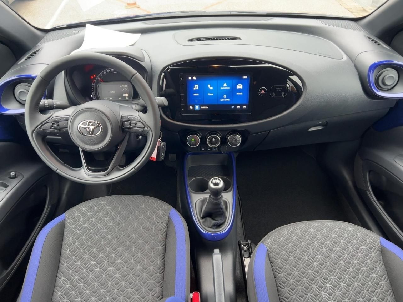 Fahrzeugabbildung Toyota Aygo X 1,0 Teamplayer