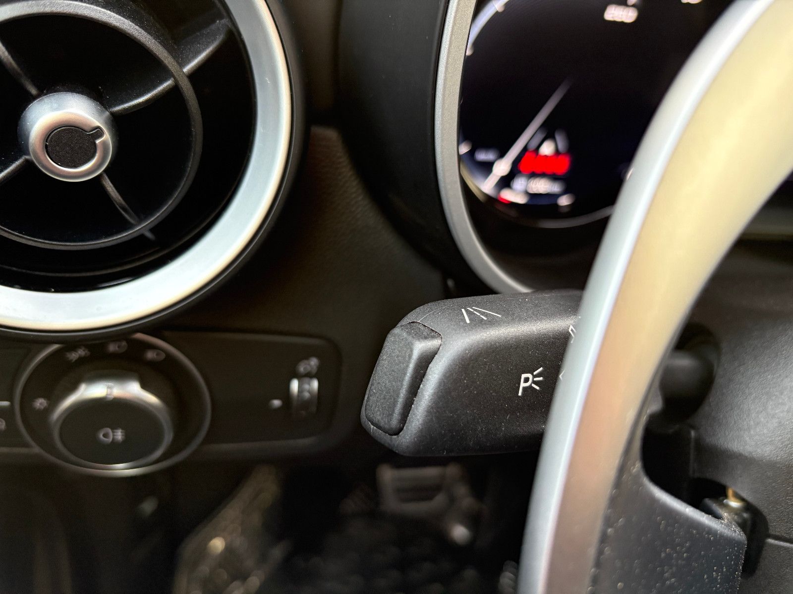 Fahrzeugabbildung Alfa Romeo Stelvio Competizione Q4/HARMAN/KARDON/KAMEERA