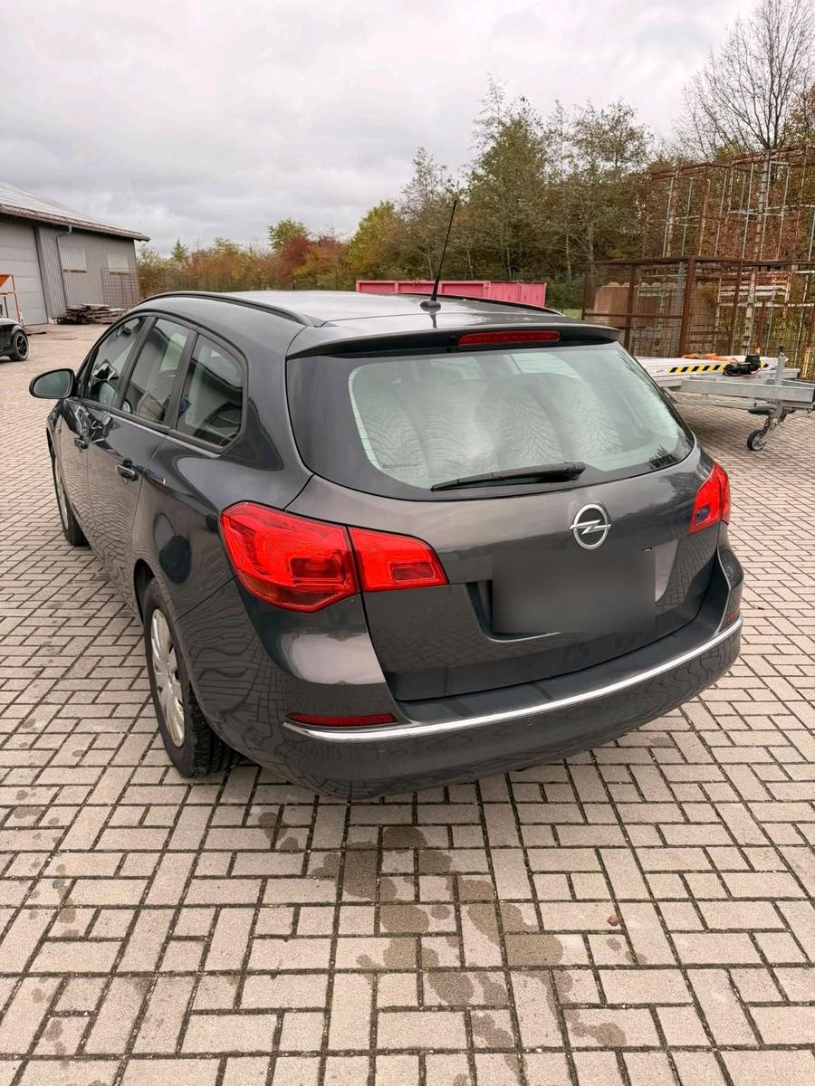 Opel Astra 2015 — engine 110 HP (81kW)