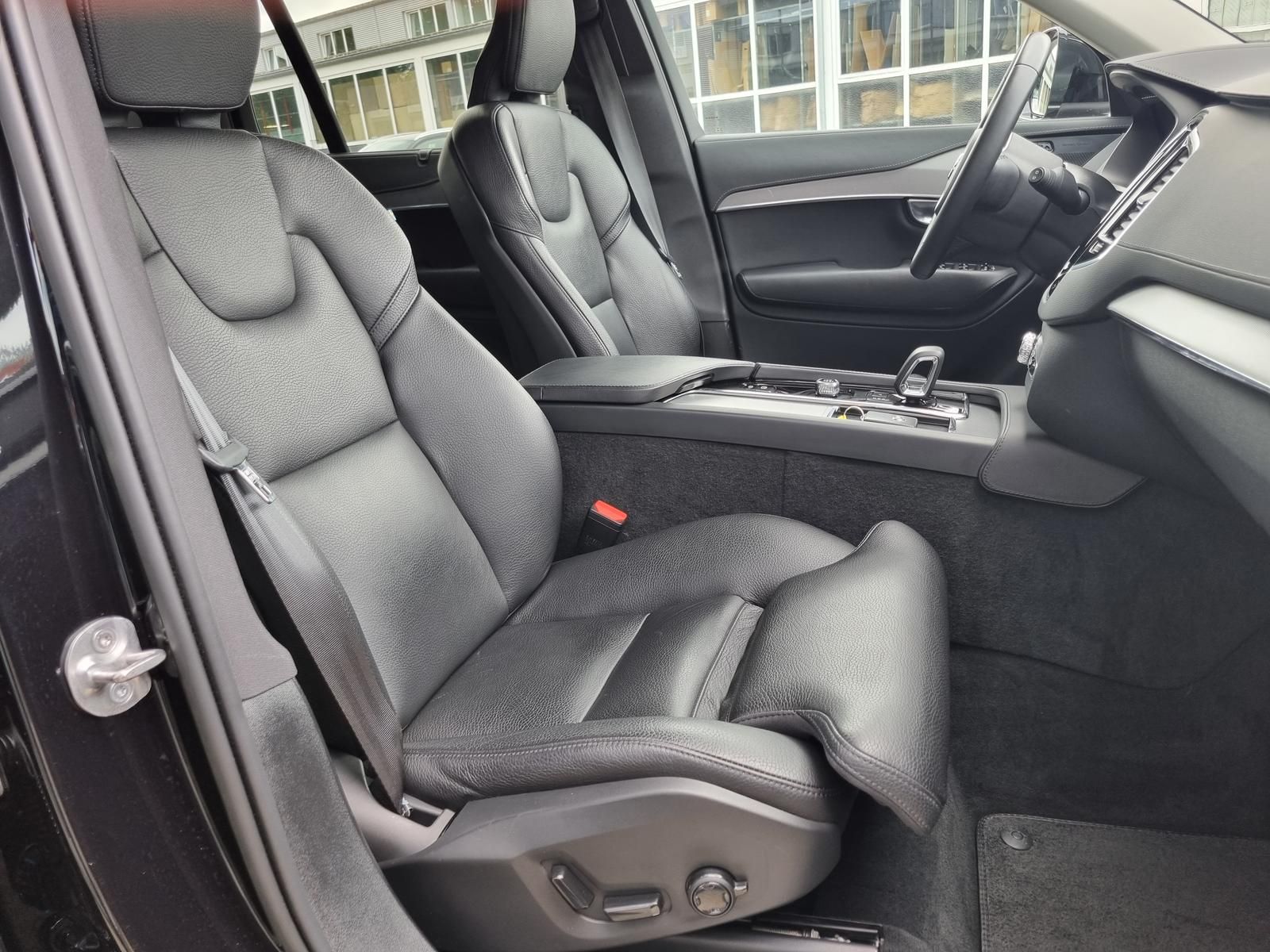 Fahrzeugabbildung Volvo XC90 B5 Diesel AWD Plus Bright 'AHK, Standheiz'