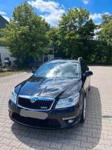 Skoda Octavia 2.0 TDI RS Combi RS - Skoda Octavia aus 2012: RS