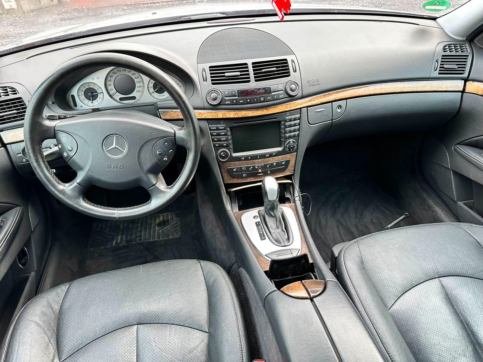 Mercedes-Benz E350 2005 — photo 10