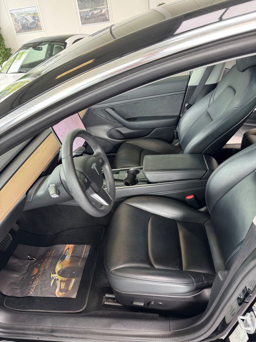 Fahrzeugabbildung Tesla Model 3 Standard Range Plus RWD