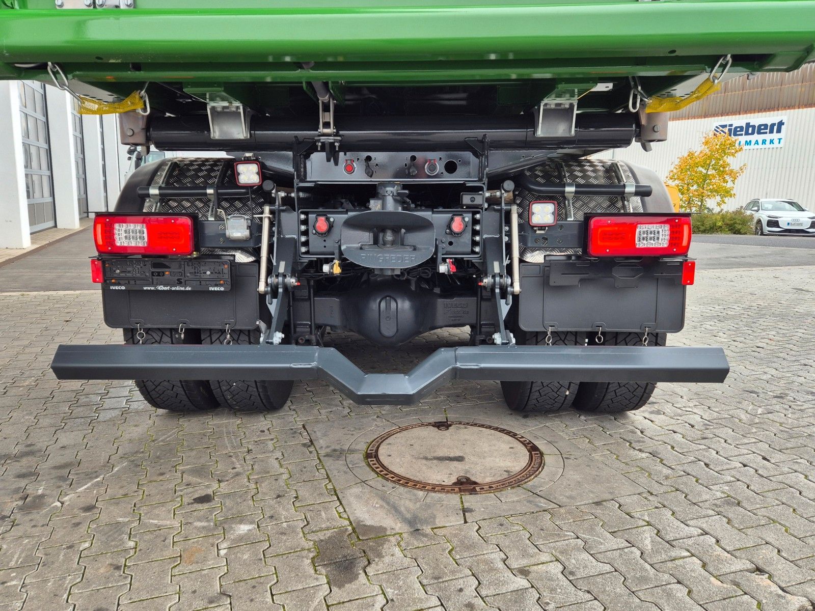 Fahrzeugabbildung Iveco AT300X54Z HR OFF Bordmatik AHK Intarder