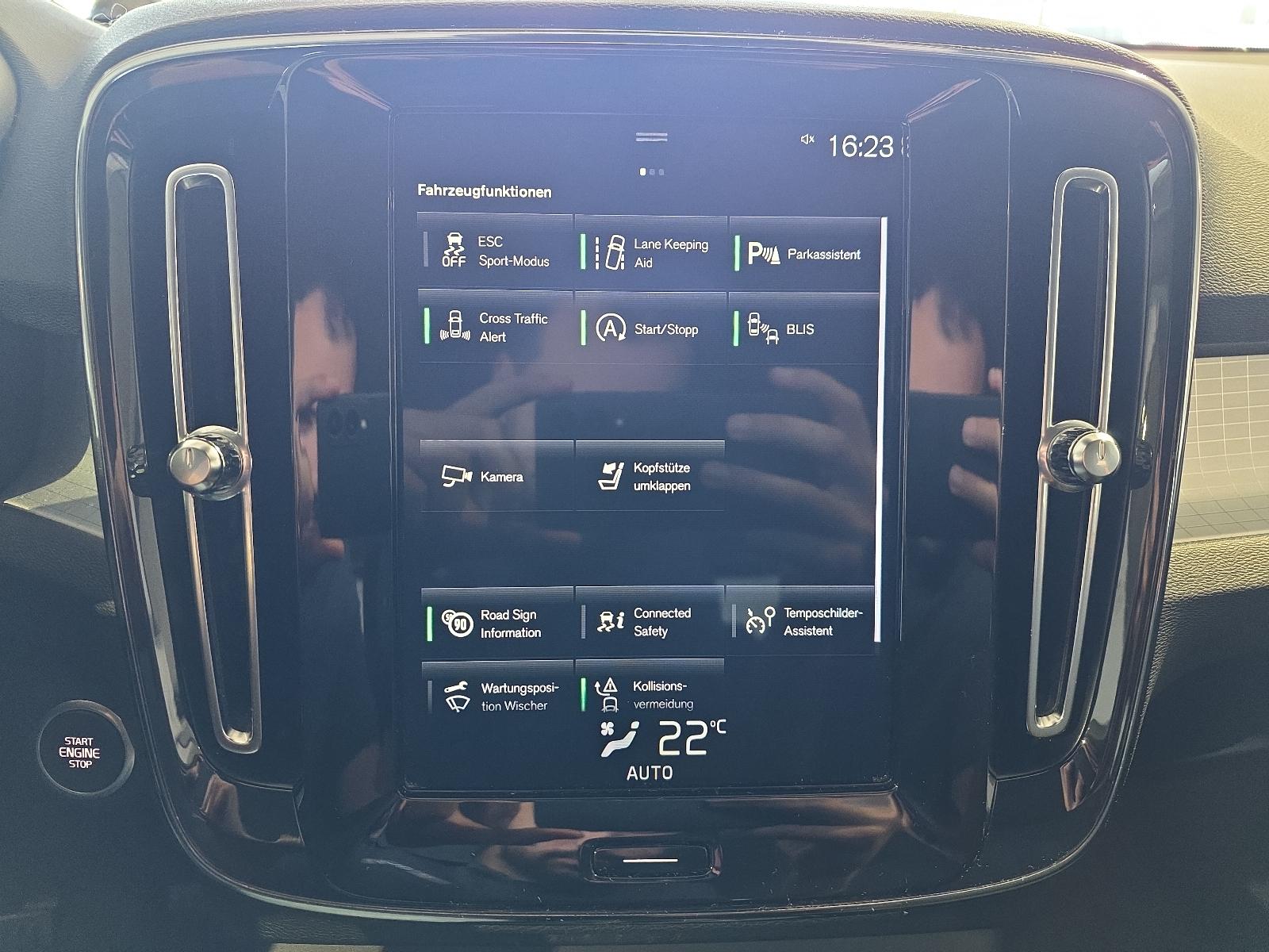 Volvo XC40 T3 Momentum Kamera Keyless Navi