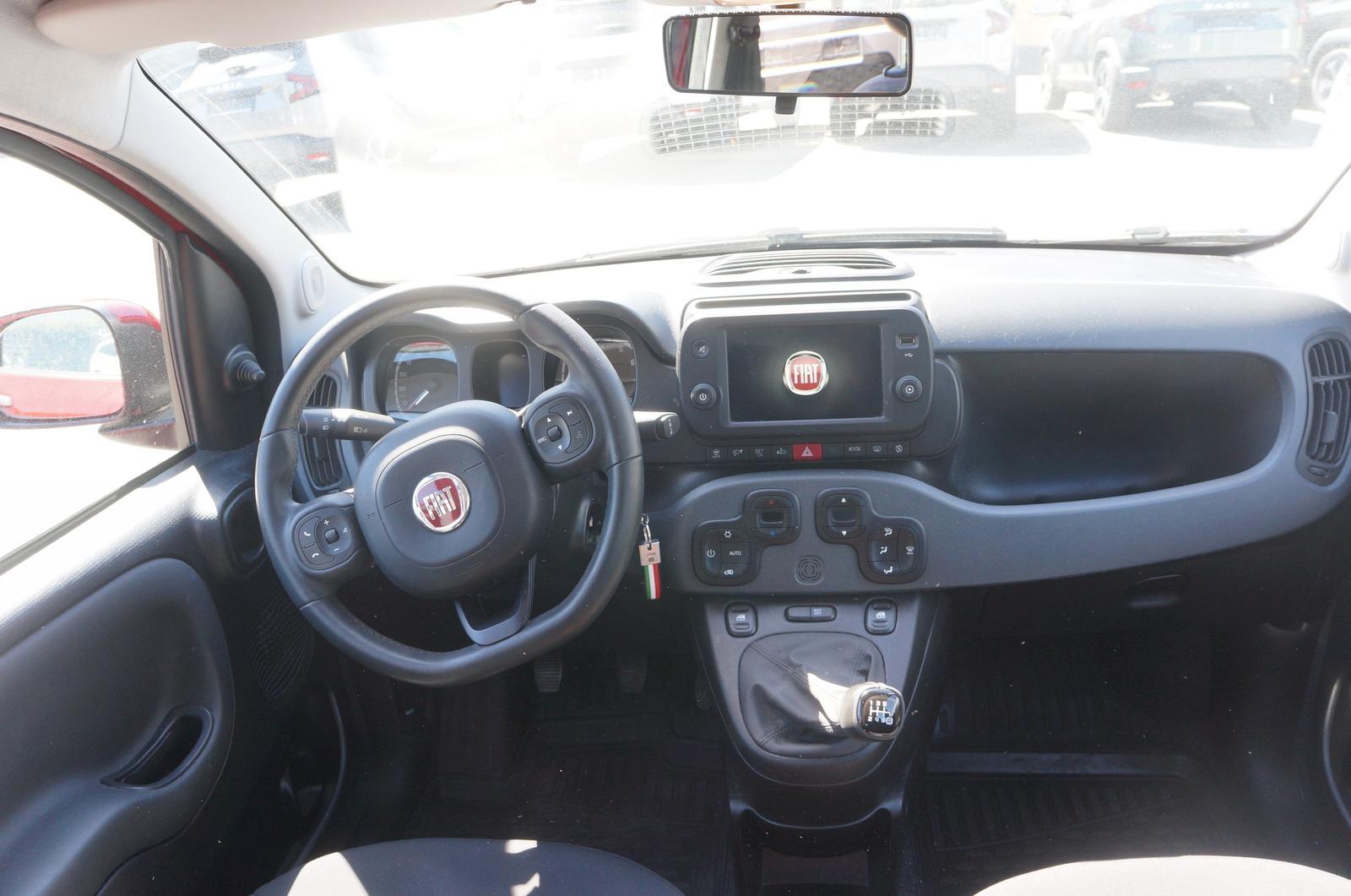 Fiat Panda RED Cross Hybrid 5-Sitzer 52KW