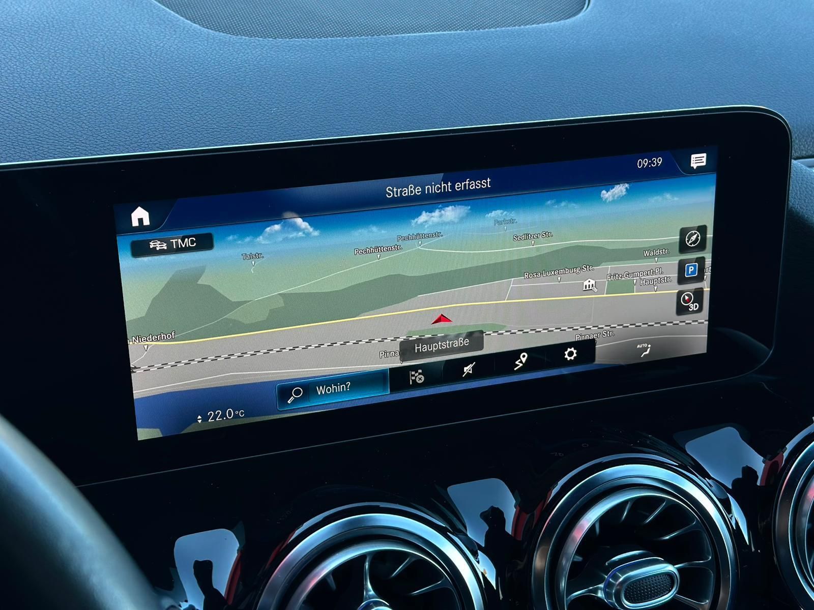 MERCEDES-BENZ GLA 200d NIGHT* MULTIBEAM#SHZ#SH#360CAM#NAV#TEMP - Image 13