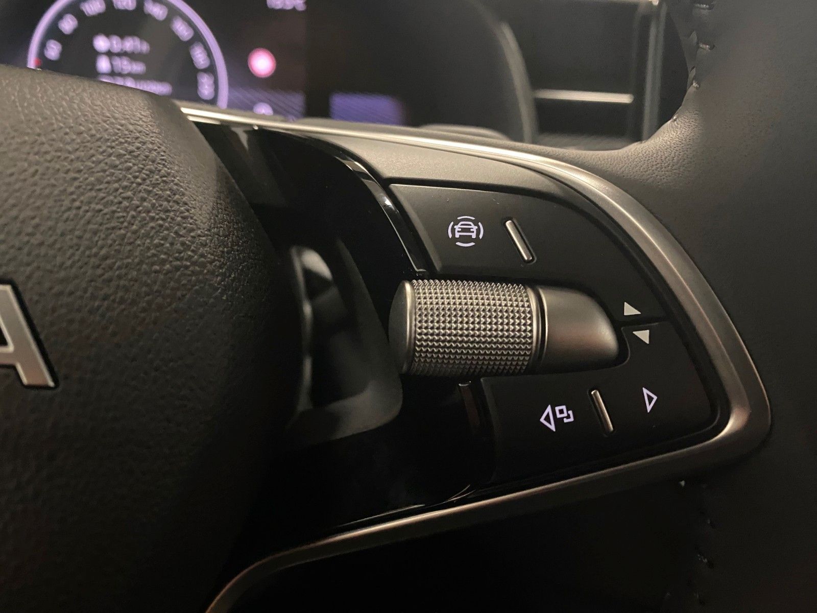 Fahrzeugabbildung SKODA Kamiq 1.5 TSI DSG Selection+SITZHEIZUNG+KAMERA++