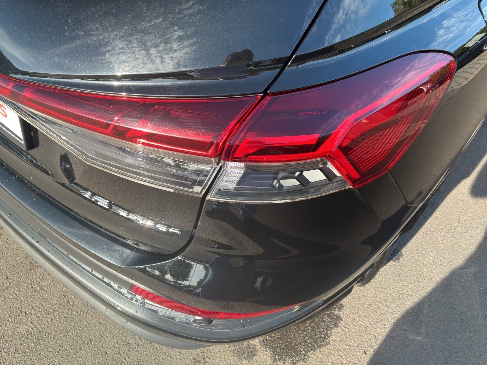 Fahrzeugabbildung Audi Q4 e-tron 40 e-tron Kamera,LED,Matrix,Navi,PDC