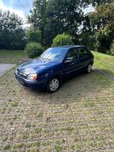 Mazda 121 mit Tüv - Mazda 121 mit Benzin-Antrieb
