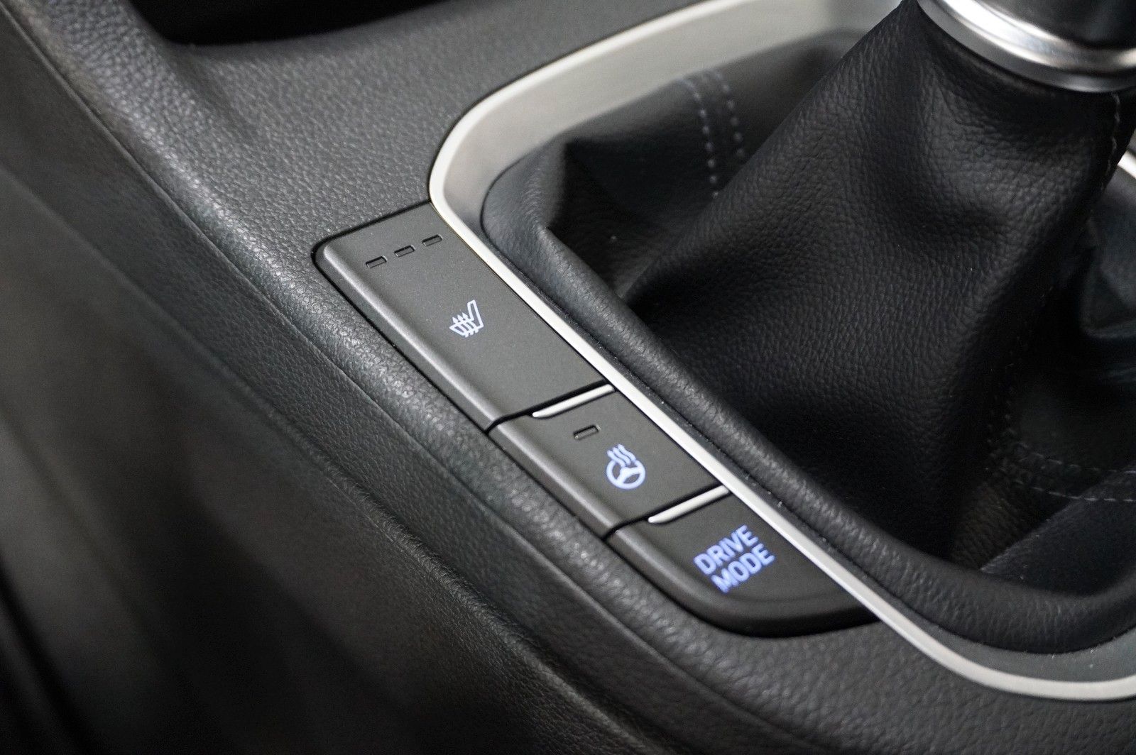 Fahrzeugabbildung Hyundai i30 LIM. 1.5 T-GDI 48V NAVI/LED/SPORT/KAMERA/DAB