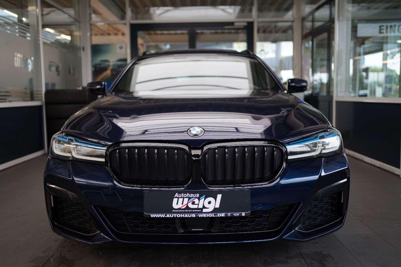 Fahrzeugabbildung BMW 540d xDri M-Sport Laserlicht+Glasdach+Standheiz+