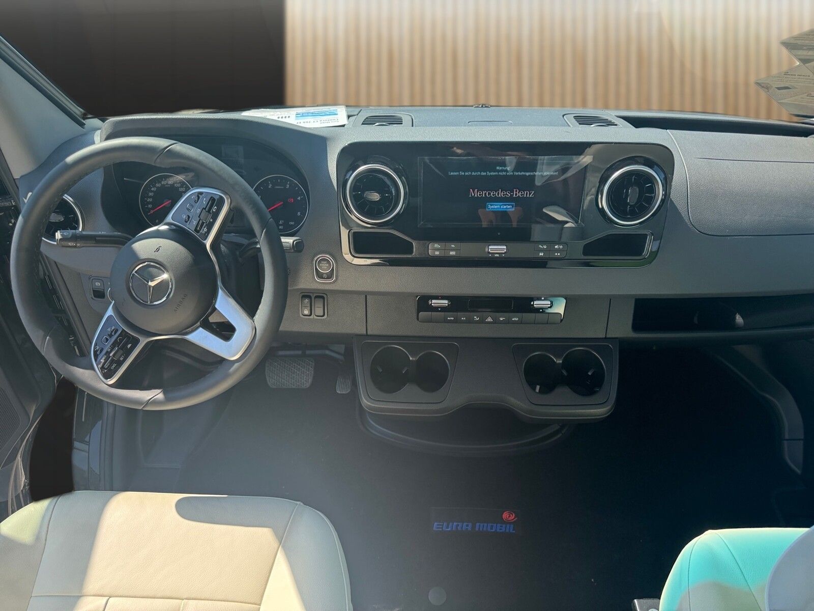 Fahrzeugabbildung Eura Mobil Contura CT 766 EF LuminaryPlus,Fahrassistenz