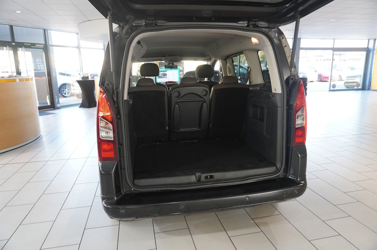 Fahrzeugabbildung Citroën Berlingo Kombi 1.6 HDI SELECTION 5-SITZ KLIMA/SH