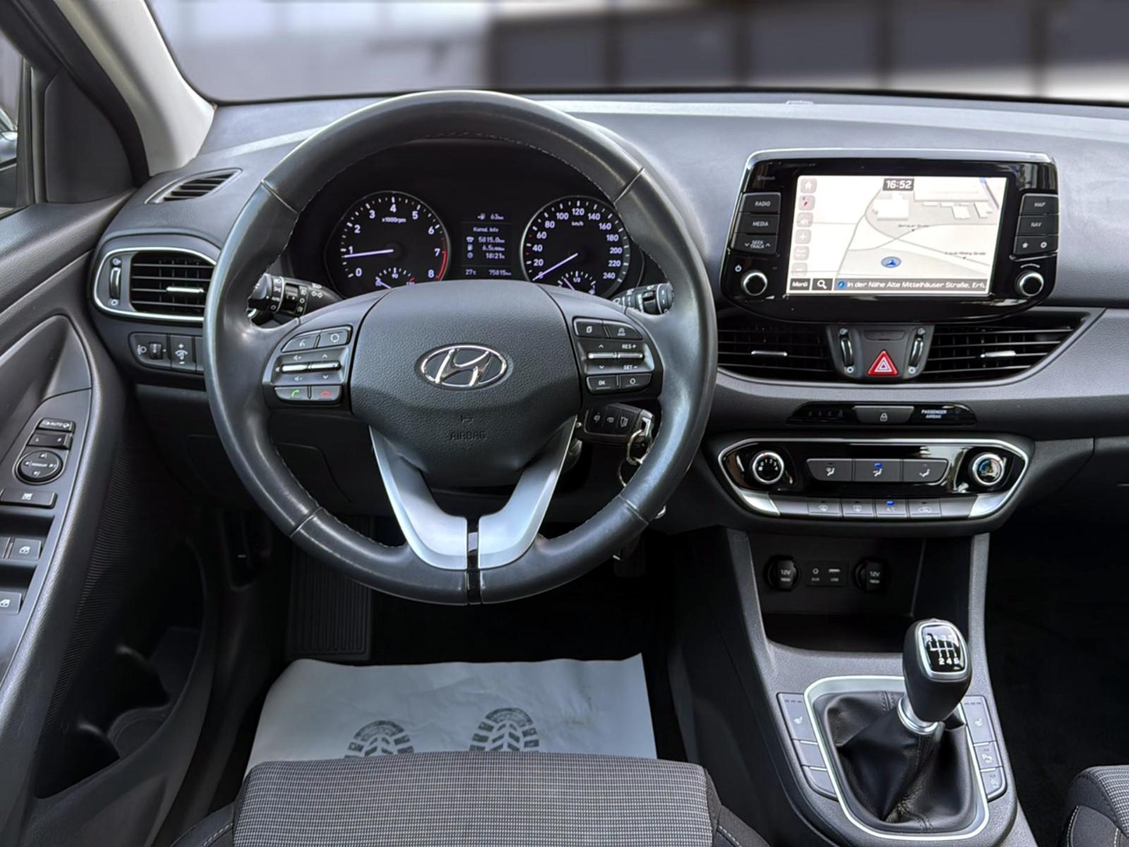 Hyundai i30 cw Trend+NAVI+KLIMA+PDC+KAMERA+AHK+ALU+75TKM