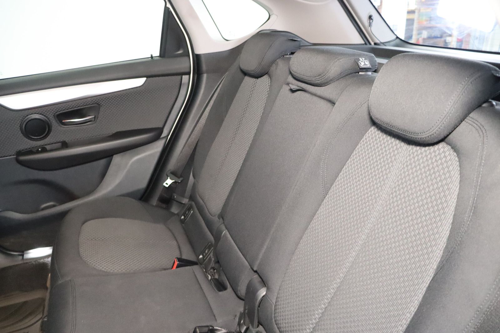 Fahrzeugabbildung BMW 218 i Active Tourer LED * Navi * PDC * Sitzhzg.
