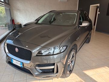 Jaguar F-Pace - 1