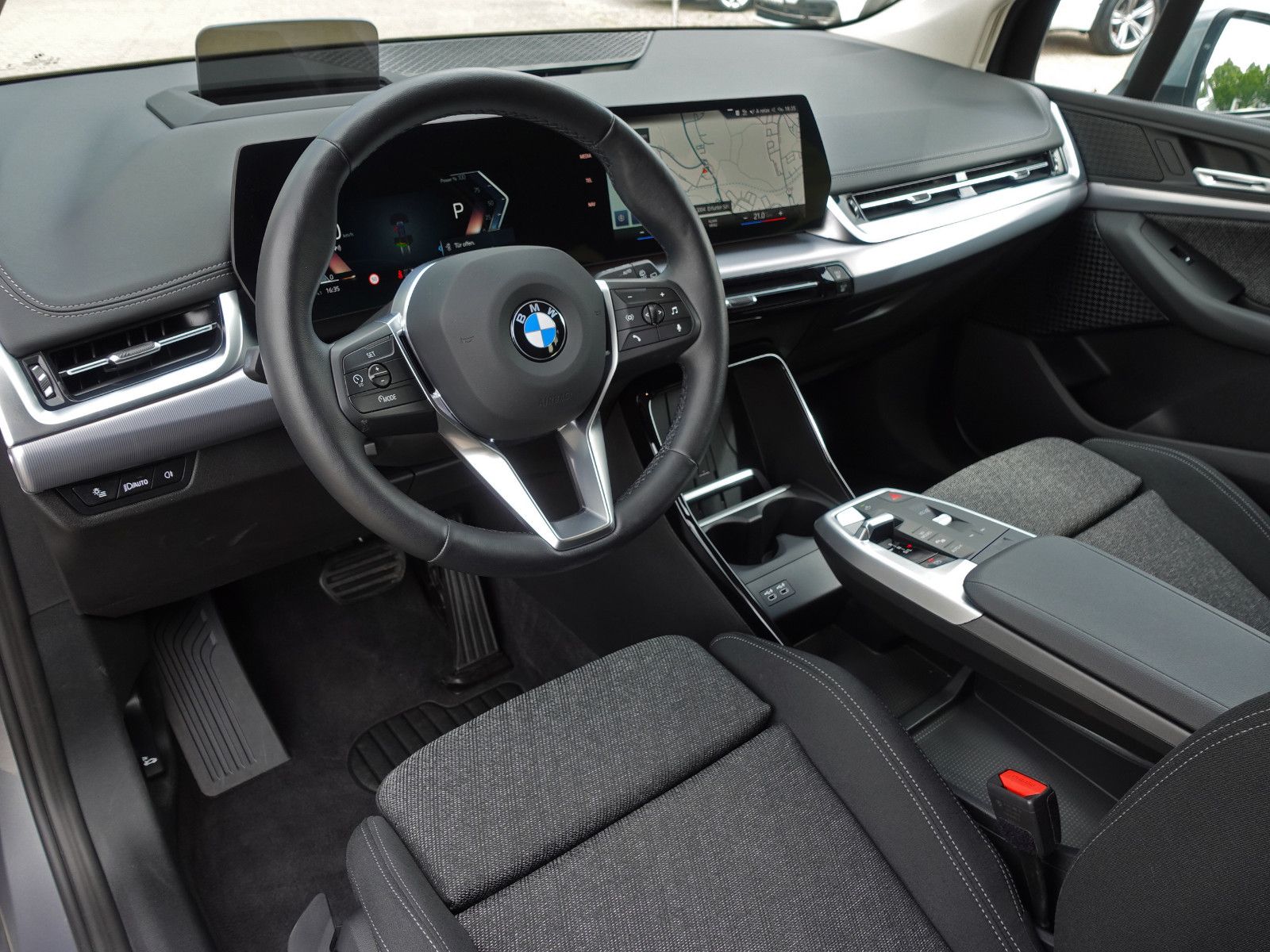 Fahrzeugabbildung BMW 218i Active Tourer Aut. I.Hd HUD ACC 360° BEAM