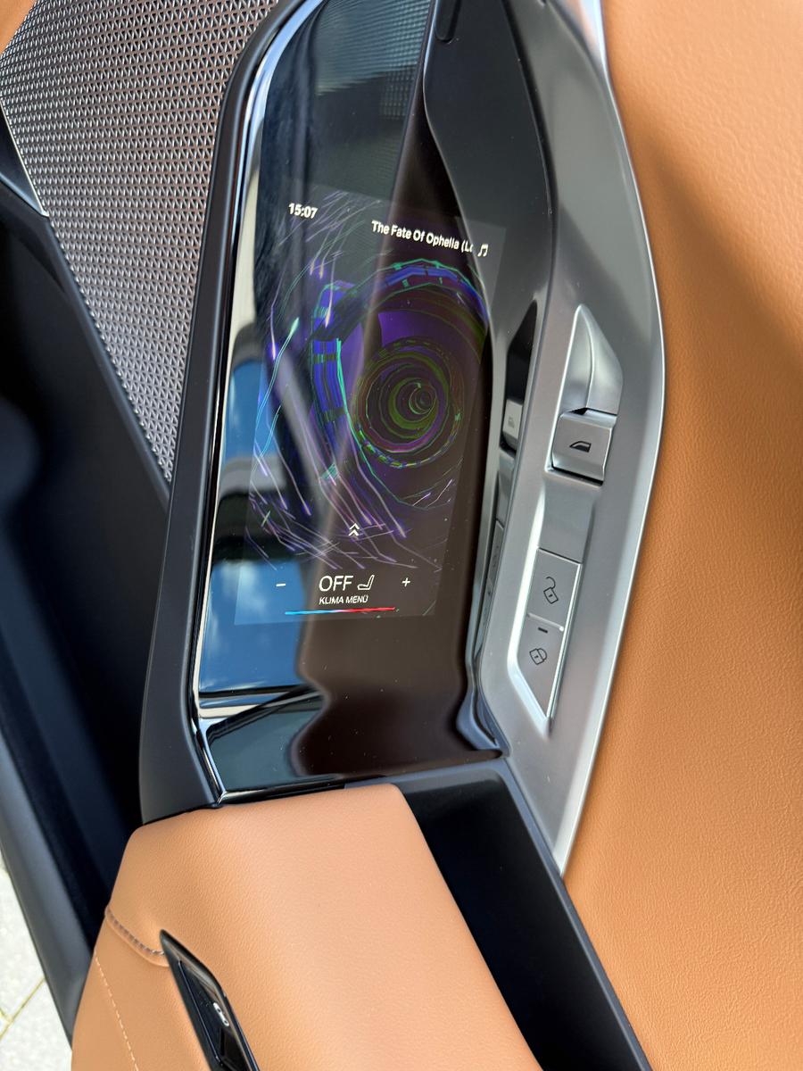 BMW 740d xDrive M Sport Crafted Clarity Sky Lounge