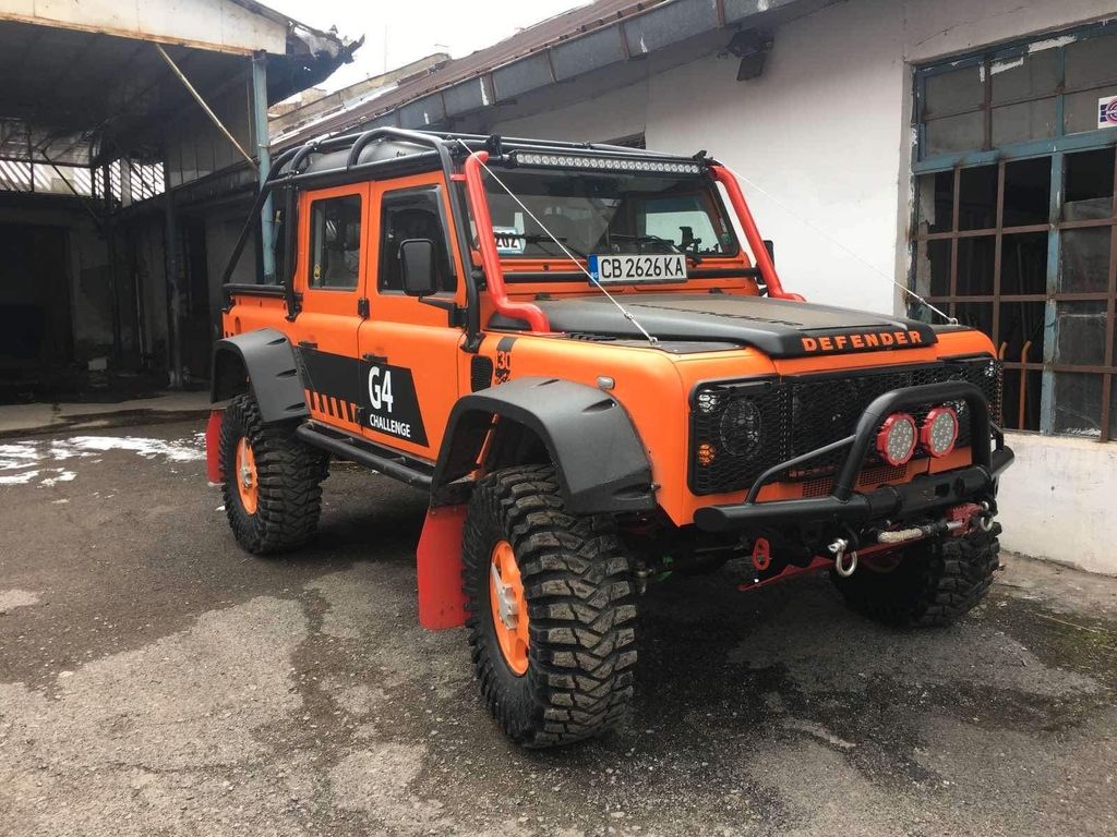 Land Rover Defender