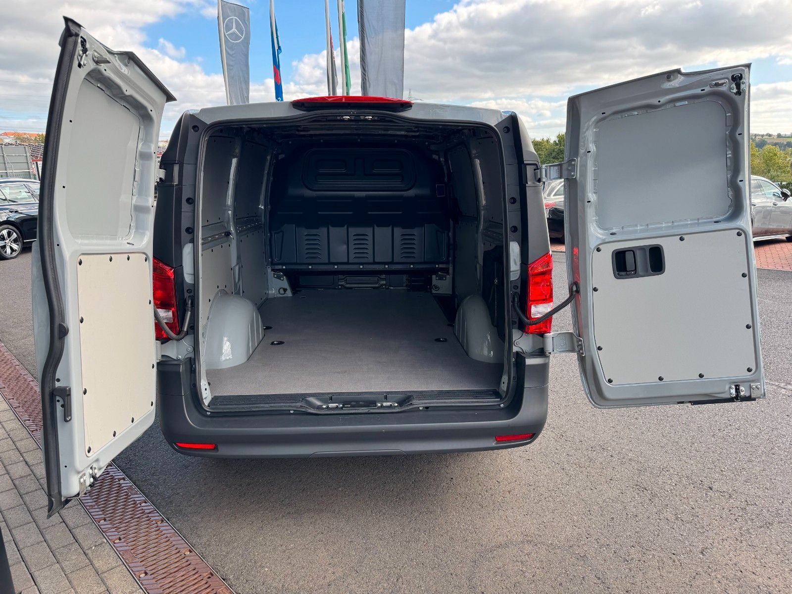 Fahrzeugabbildung Mercedes-Benz Vito 116 CDI 9G Klima Kamera AHK2,5to