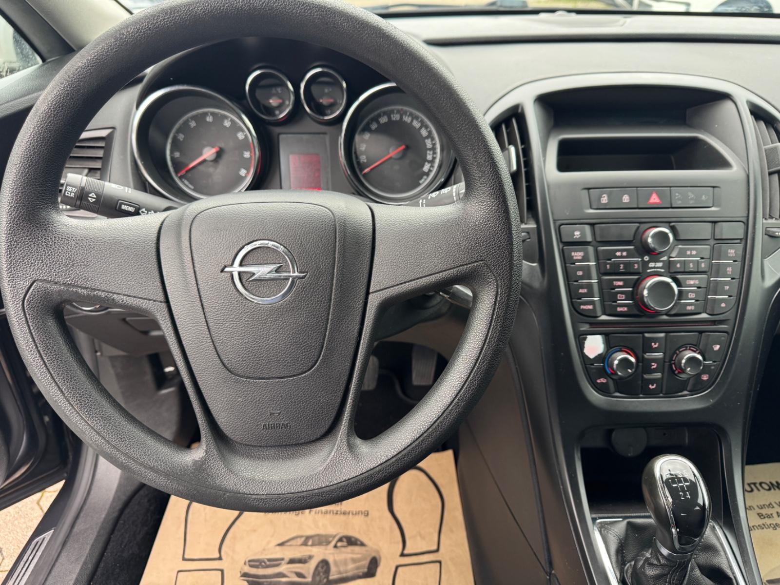 Opel Astra 2011 — photo 16