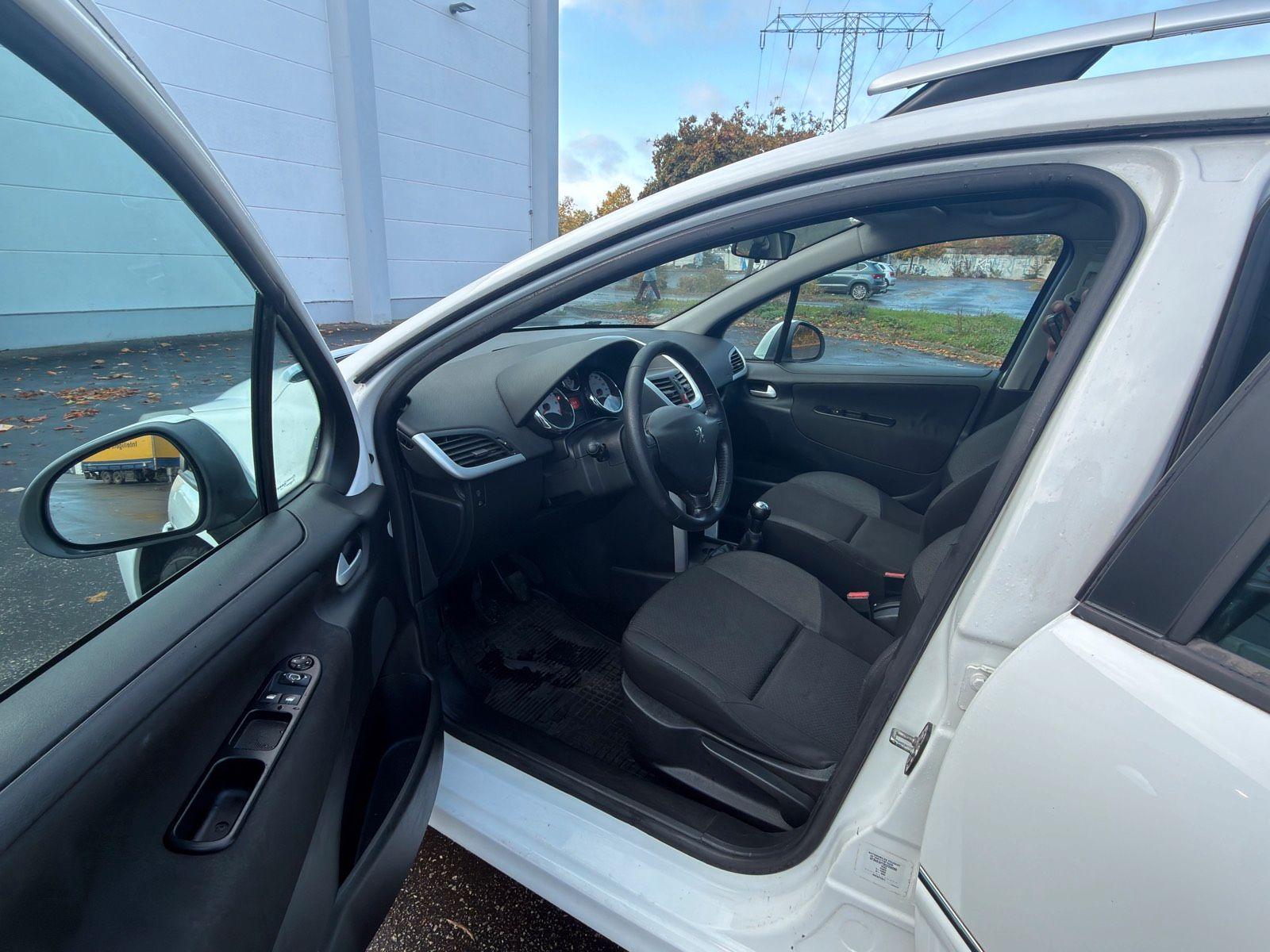 Peugeot 207 2012 — photo 8