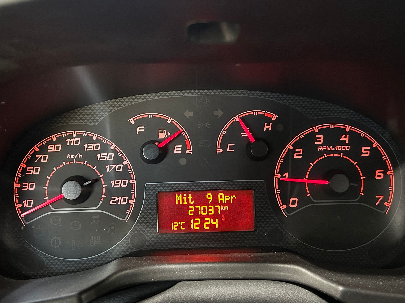 Fahrzeugabbildung Fiat Fiorino SX Kombi/RADIO/4-SITZ/SHZ/SCHIEBETÜR L+R