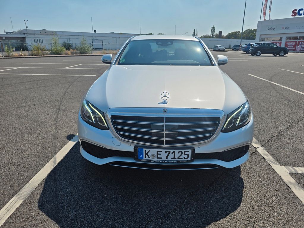 Image of Mercedes-Benz E 200