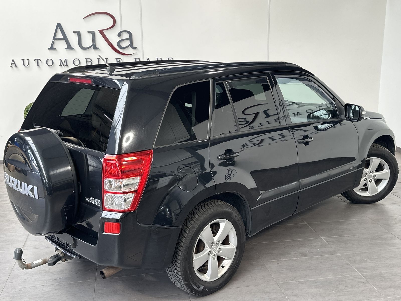 Fahrzeugabbildung Suzuki Grand Vitara 2.4 VVT Club AHK+LEDER+GLASDACH+TEM
