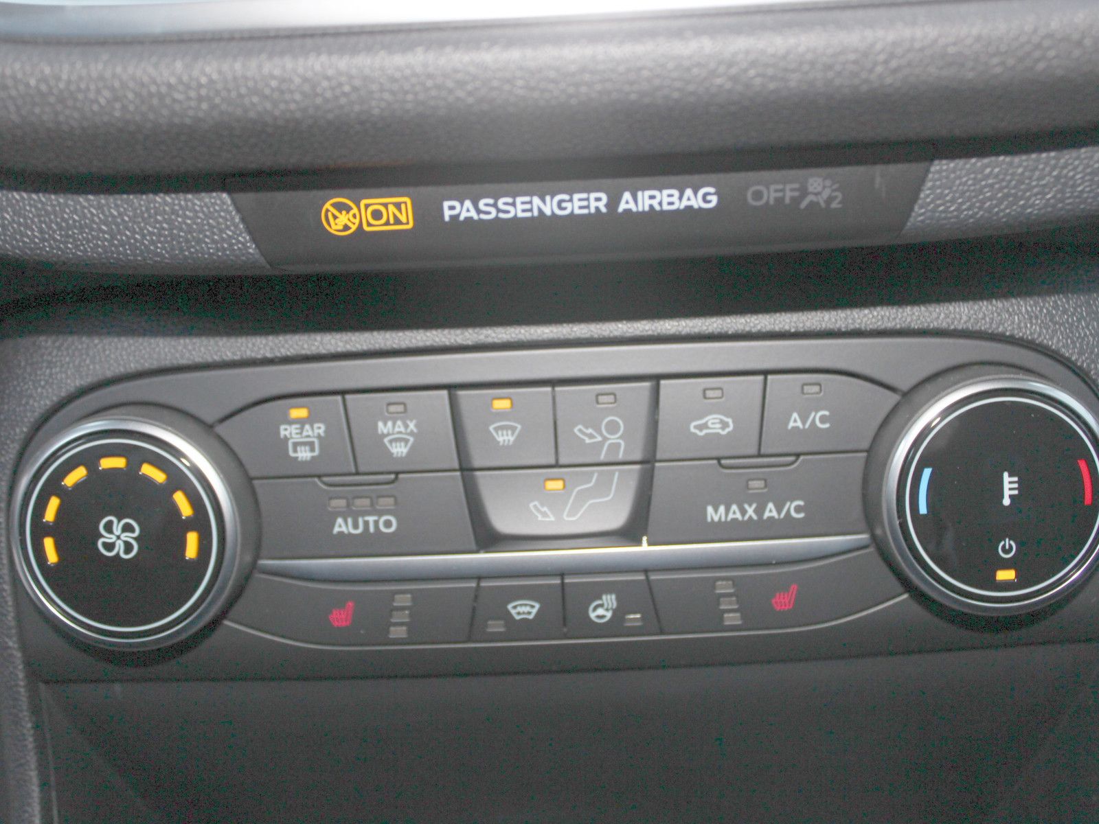 Fahrzeugabbildung Ford Fiesta Active 1,0 EcoBoost Hybrid