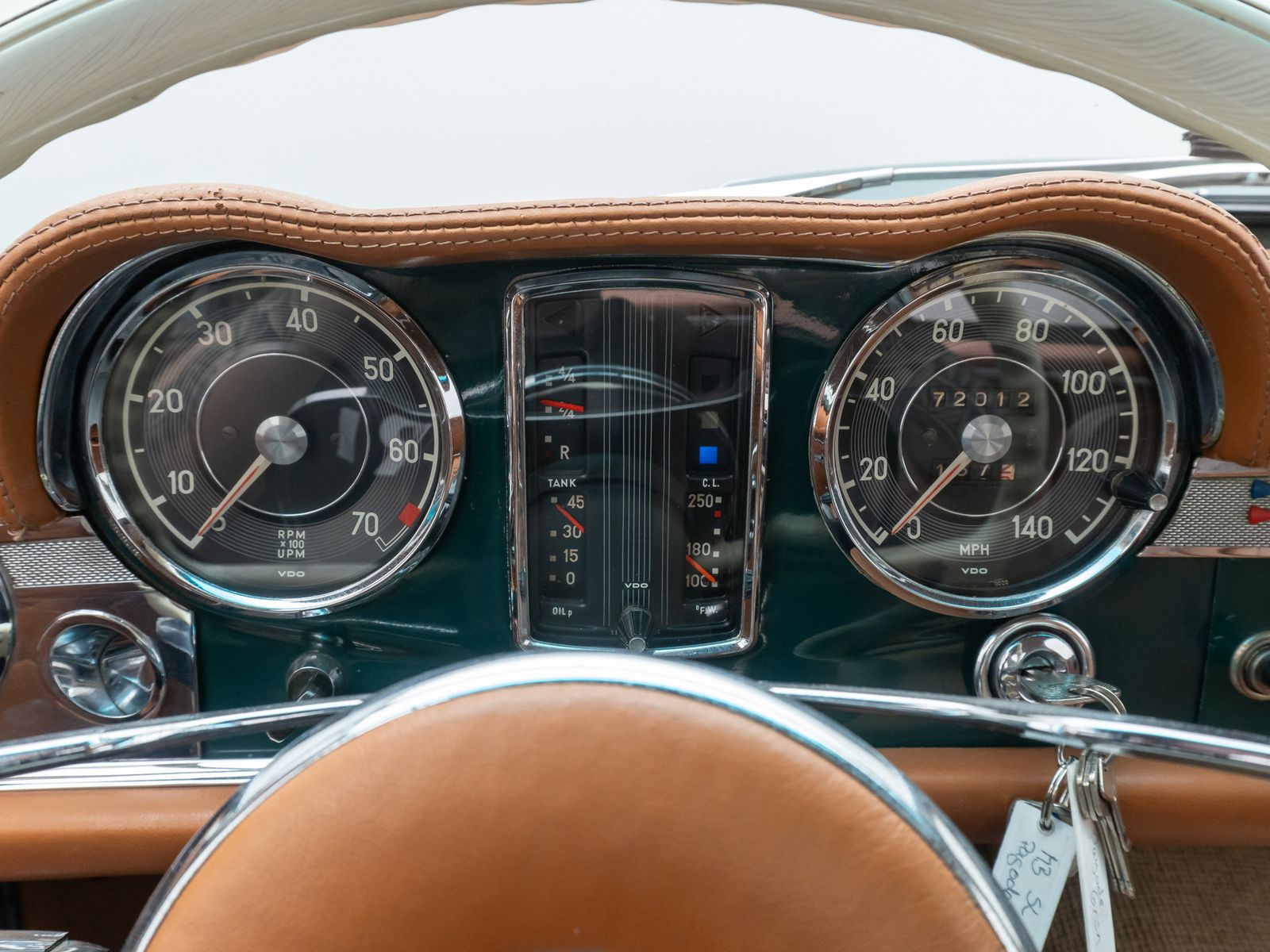 Fahrzeugabbildung Mercedes-Benz 230 SL Pagode H-Zulassung Automatik Leder W113