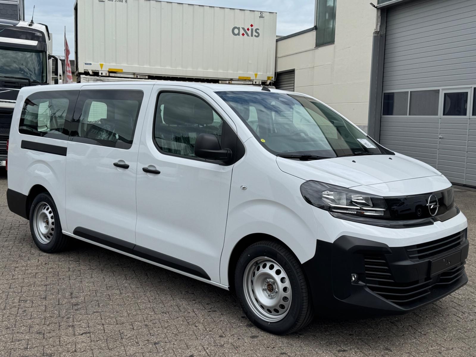 Opel Vivaro Kombi XL 9Sitzer