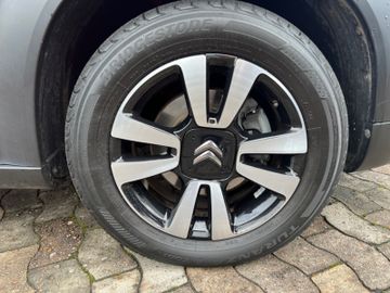 Fahrzeugabbildung Citroën C3 Aircross 1.2 Pure Tec 110 Feel, Klimaaut. PDC