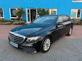 Mercedes-Benz E 300 d T-Modell 9G-Tronic Navi/Kamera/LED - gebrauchte Mercedes-Benz E 300 aus dem Jahr 2020